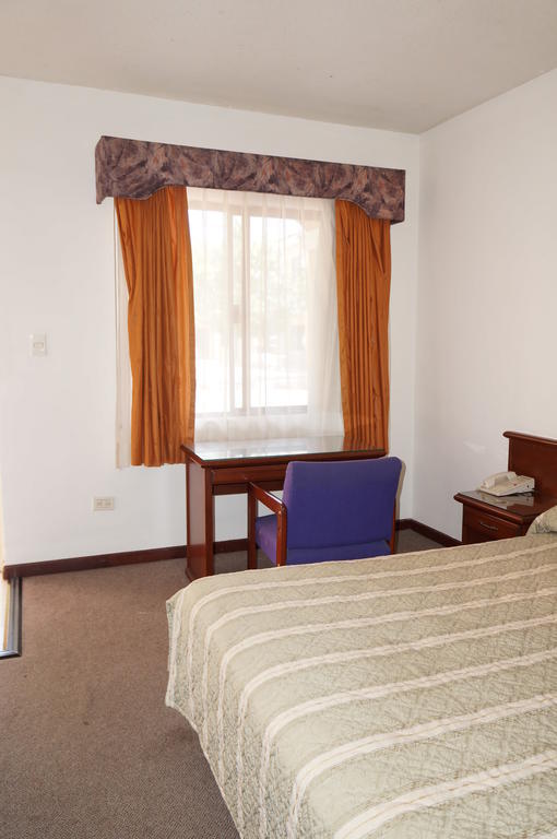 Maria Luisa Inn & Suites Juarez  Værelse billede