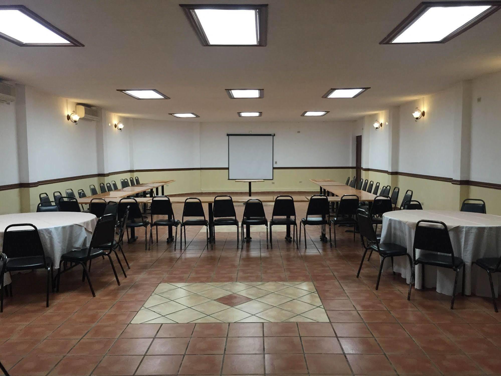 Maria Luisa Inn & Suites Juarez  Eksteriør billede